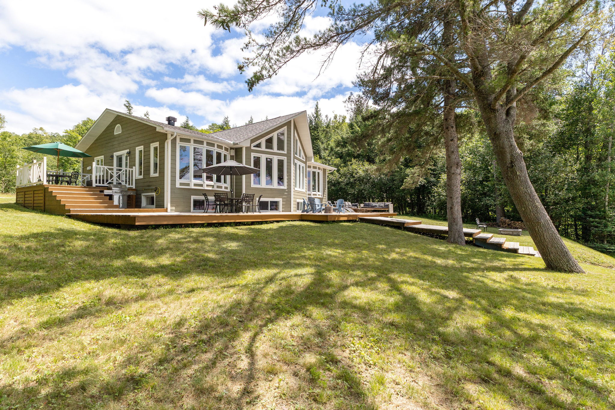 Chalet Beach House — Lac-Simon - Image 2